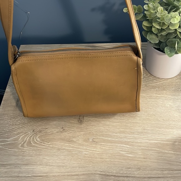 Coach Vintage Camel Legacy Shoulder Bag - Picture 10 of 12